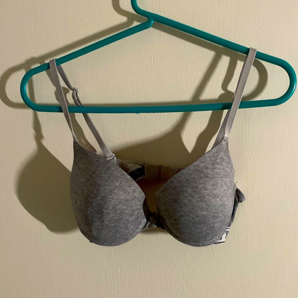 Victoria’s Secret PINK wear everywhere push-up bra